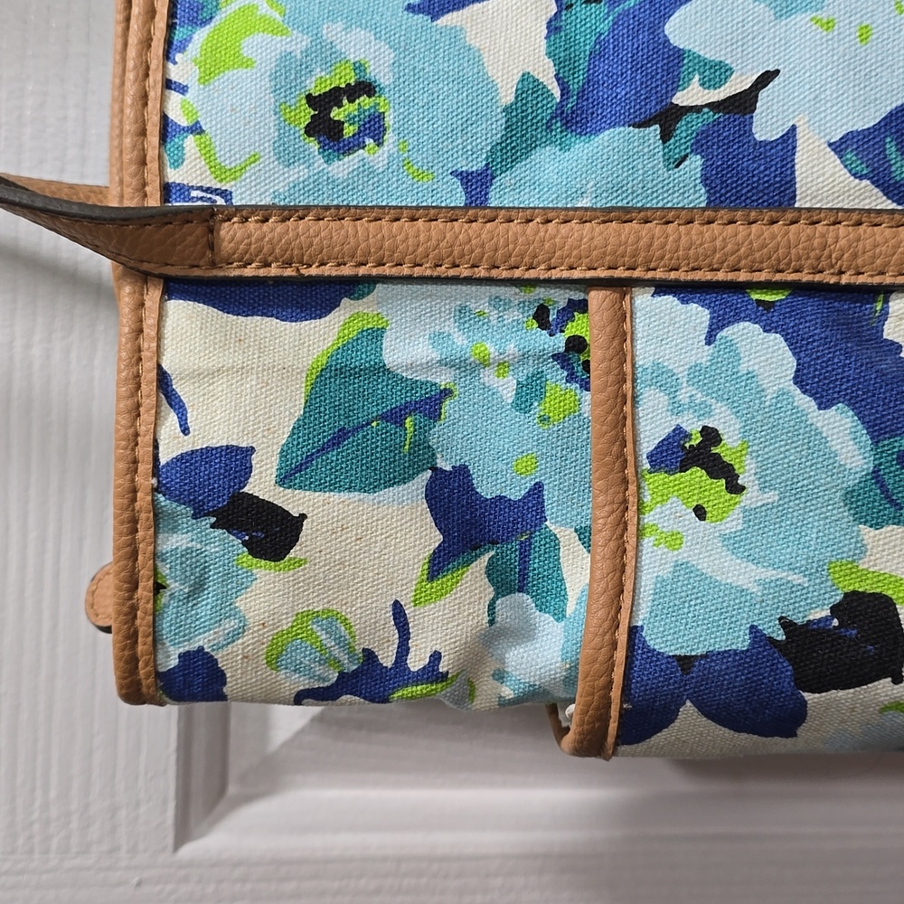 Blue & White Floral Print Purse - Picture 5 of 16